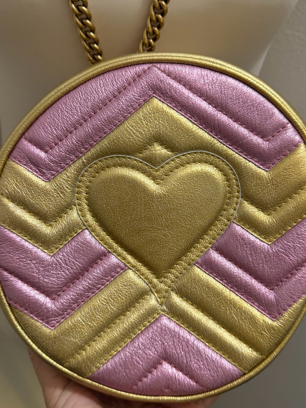 Gucci Metallic Pink and Gold Chevron Round Crossbody - Picture 3 of 5